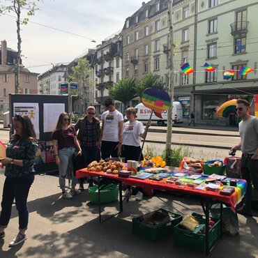 LGBTIQ+ Stand in Zürich am IDAHOBIT angegriffen!